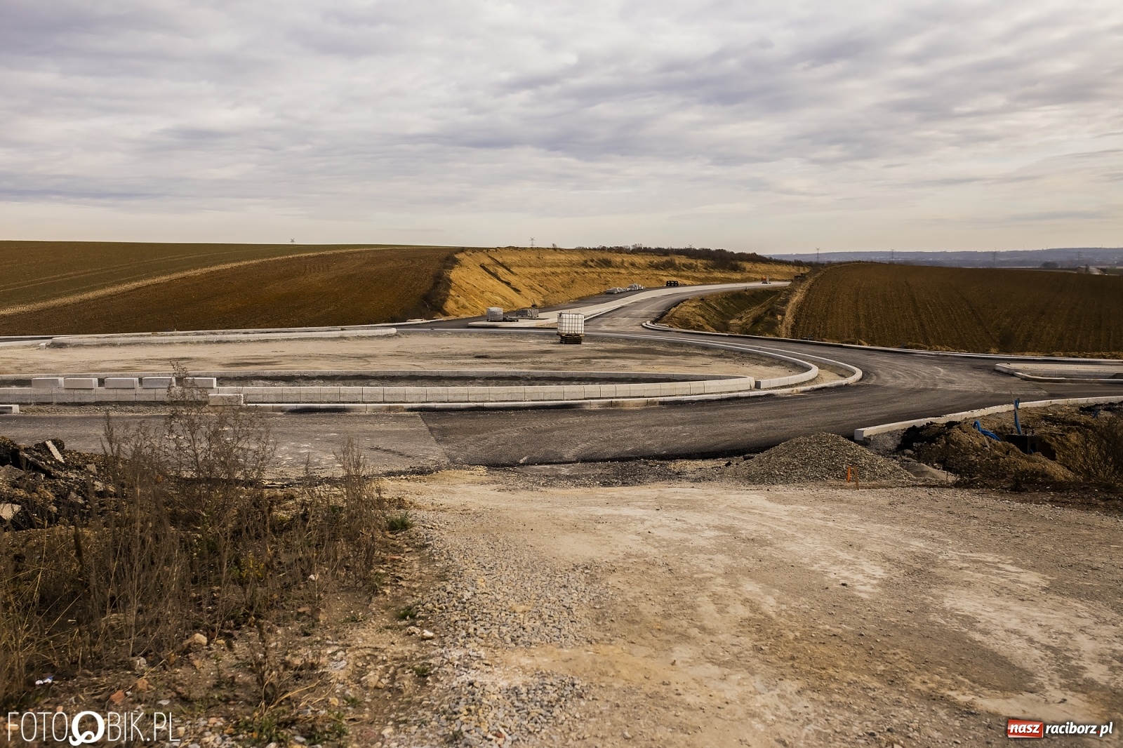 Zdjęcie w galerii na portalu naszraciborz.pl: Nowy most w Raciborzu gotowy. Betonowanie ósmego przęsła zakończone! wiadomości z regionu
