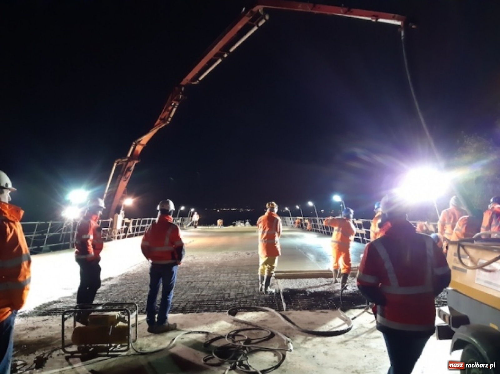 Zdjęcie w galerii na portalu naszraciborz.pl: Nowy most w Raciborzu gotowy. Betonowanie ósmego przęsła zakończone! wiadomości z regionu