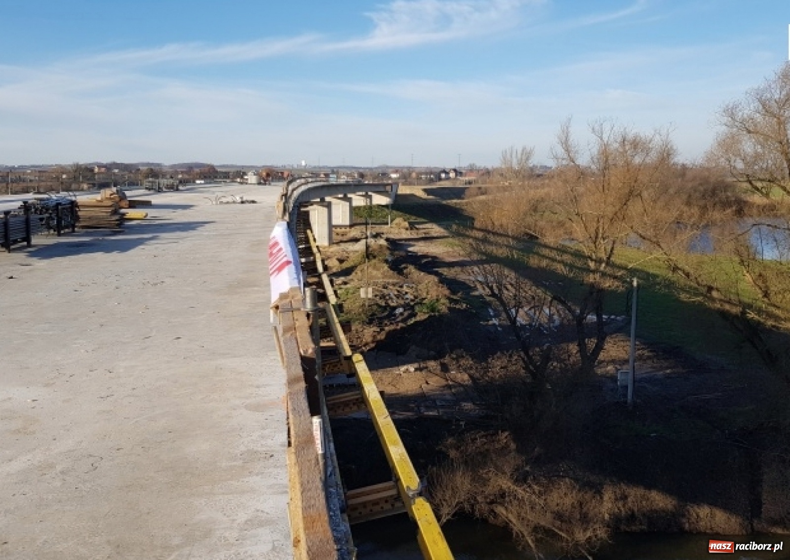 Zdjęcie w galerii na portalu naszraciborz.pl: Nowy most w Raciborzu gotowy. Betonowanie ósmego przęsła zakończone! wiadomości z regionu