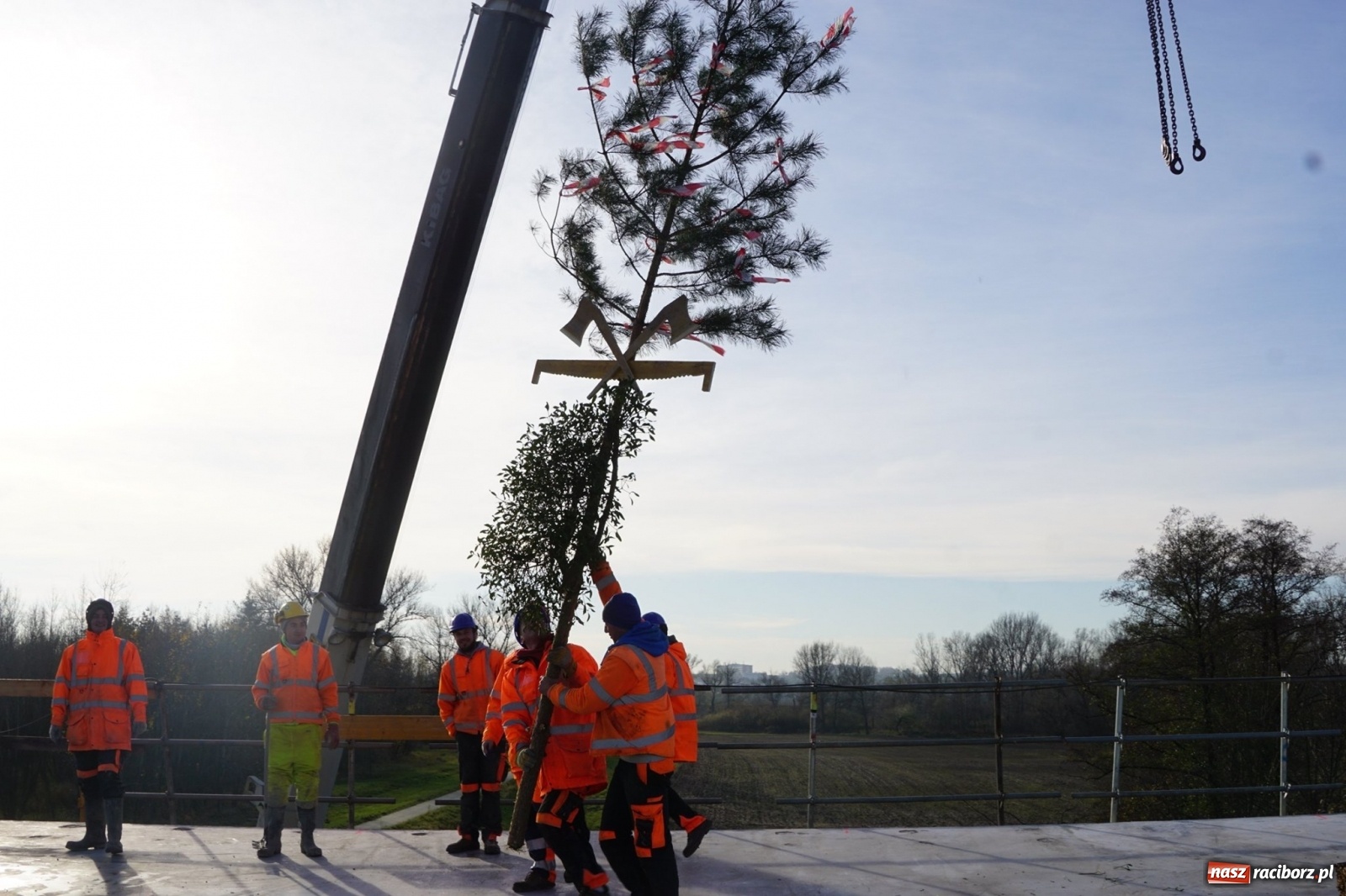 Zdjęcie w galerii na portalu naszraciborz.pl: Nowy most w Raciborzu gotowy. Betonowanie ósmego przęsła zakończone! wiadomości z regionu