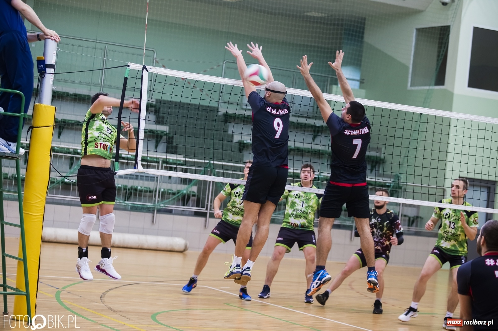 Zdjęcie w galerii na portalu naszraciborz.pl: Zacięta siatkarska rywalizacja w RLPS [FOTO] wiadomości z regionu