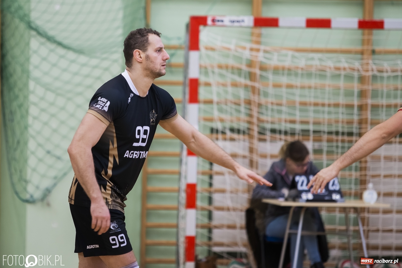 Zdjęcie w galerii na portalu naszraciborz.pl: Zacięta siatkarska rywalizacja w RLPS [FOTO] wiadomości z regionu