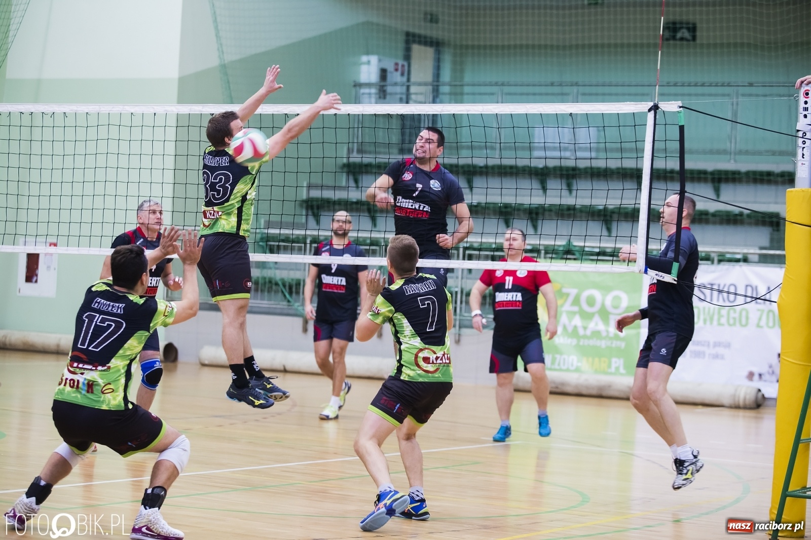 Zdjęcie w galerii na portalu naszraciborz.pl: Zacięta siatkarska rywalizacja w RLPS [FOTO] wiadomości z regionu