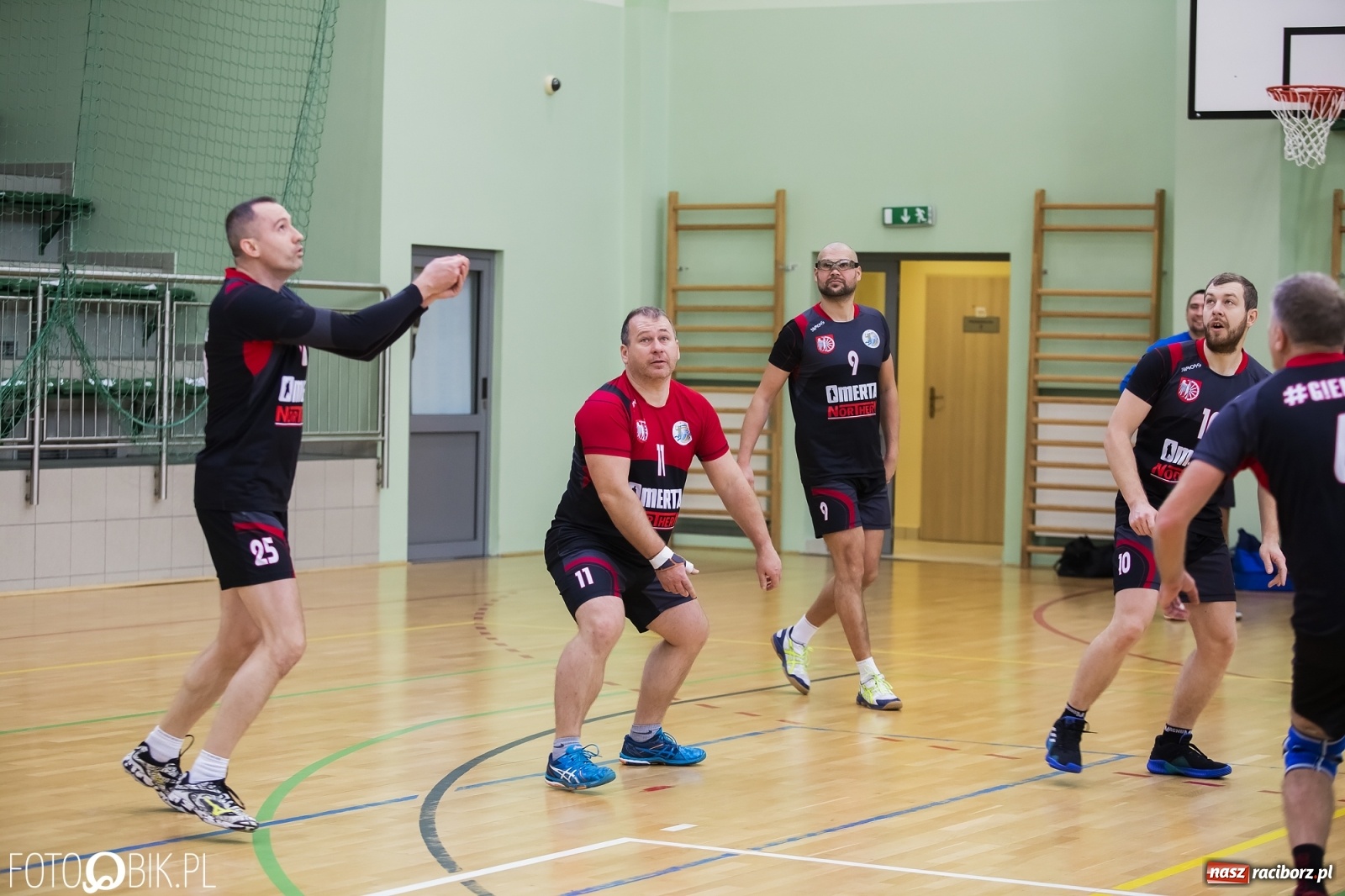 Zdjęcie w galerii na portalu naszraciborz.pl: Zacięta siatkarska rywalizacja w RLPS [FOTO] wiadomości z regionu