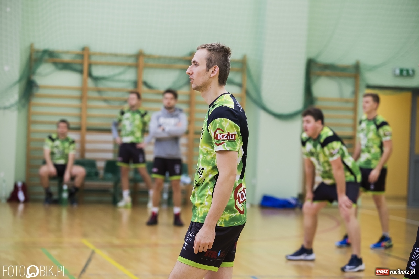 Zdjęcie w galerii na portalu naszraciborz.pl: Zacięta siatkarska rywalizacja w RLPS [FOTO] wiadomości z regionu