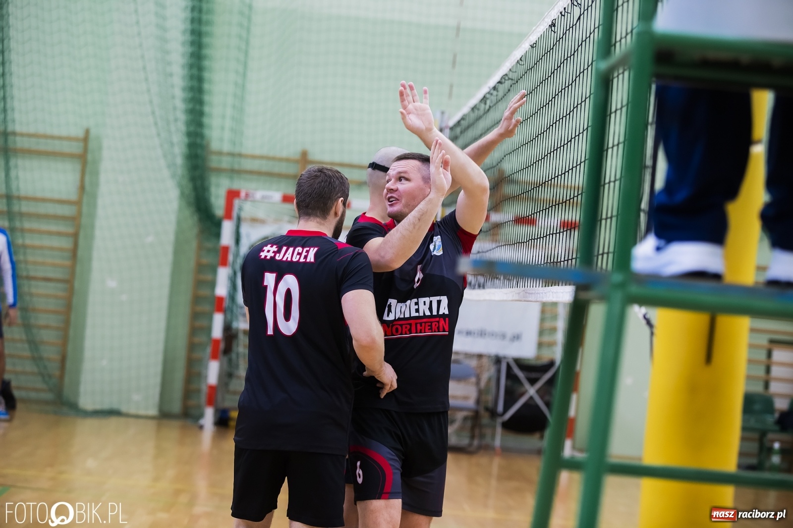 Zdjęcie w galerii na portalu naszraciborz.pl: Zacięta siatkarska rywalizacja w RLPS [FOTO] wiadomości z regionu