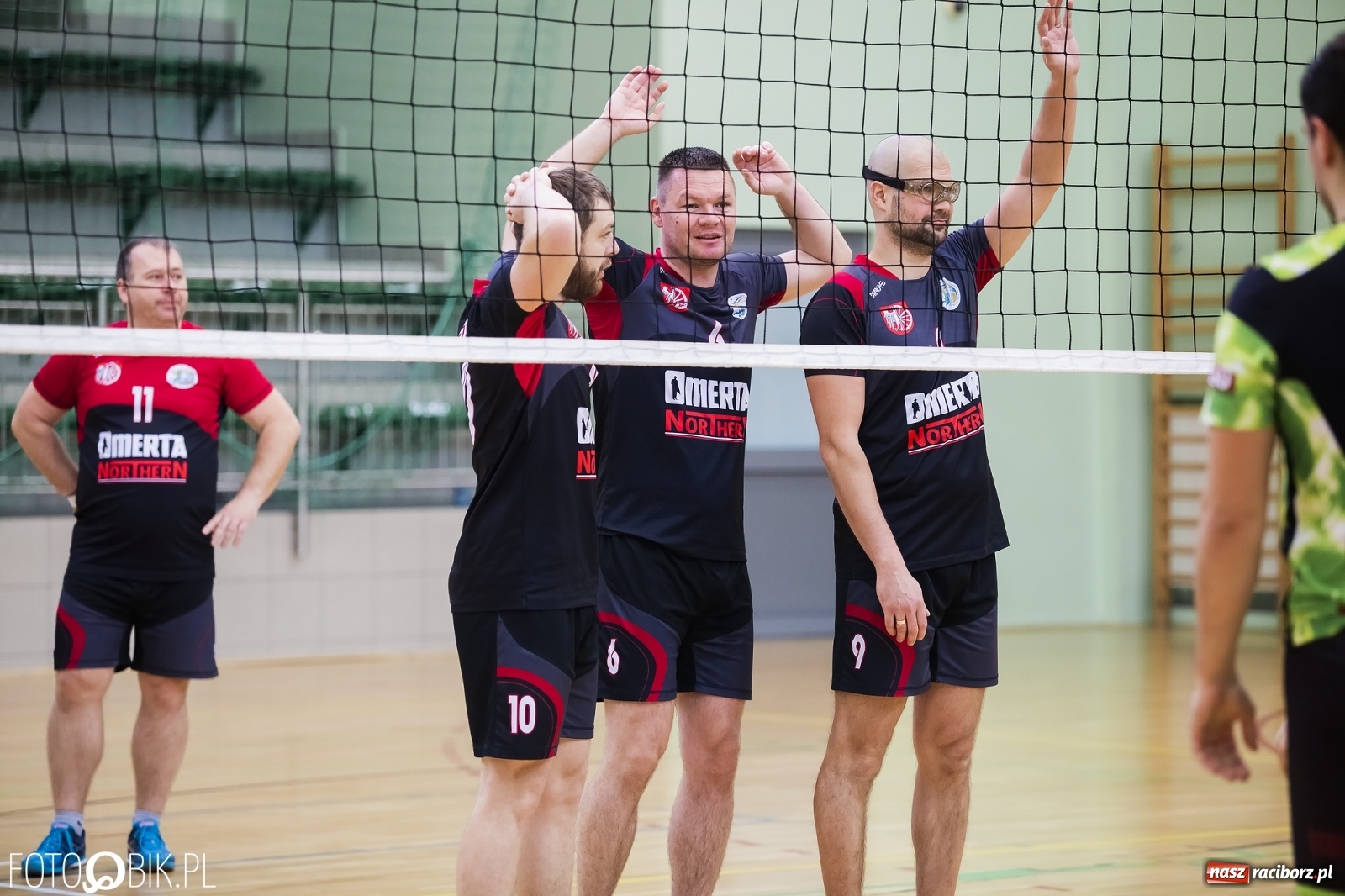 Zdjęcie w galerii na portalu naszraciborz.pl: Zacięta siatkarska rywalizacja w RLPS [FOTO] wiadomości z regionu