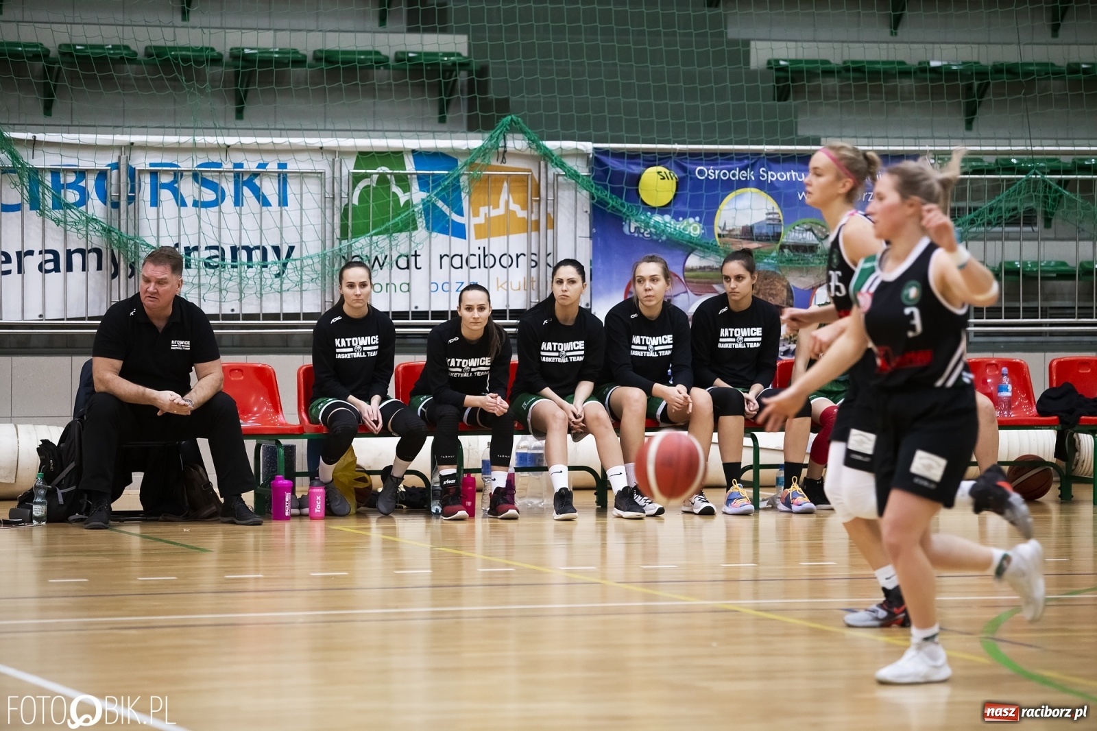 Zdjęcie w galerii na portalu naszraciborz.pl: Kolejna porażka koszykarek RKK AZS Racibórz [FOTO] wiadomości z regionu