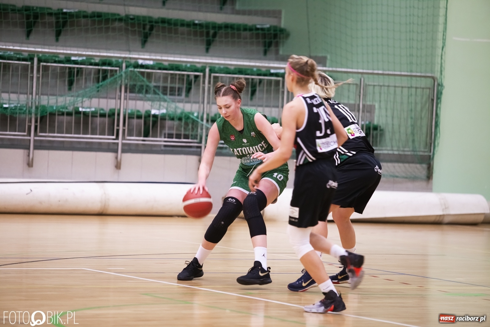 Zdjęcie w galerii na portalu naszraciborz.pl: Kolejna porażka koszykarek RKK AZS Racibórz [FOTO] wiadomości z regionu