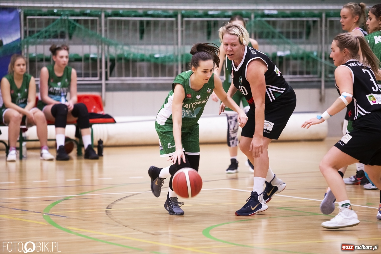 Zdjęcie w galerii na portalu naszraciborz.pl: Kolejna porażka koszykarek RKK AZS Racibórz [FOTO] wiadomości z regionu