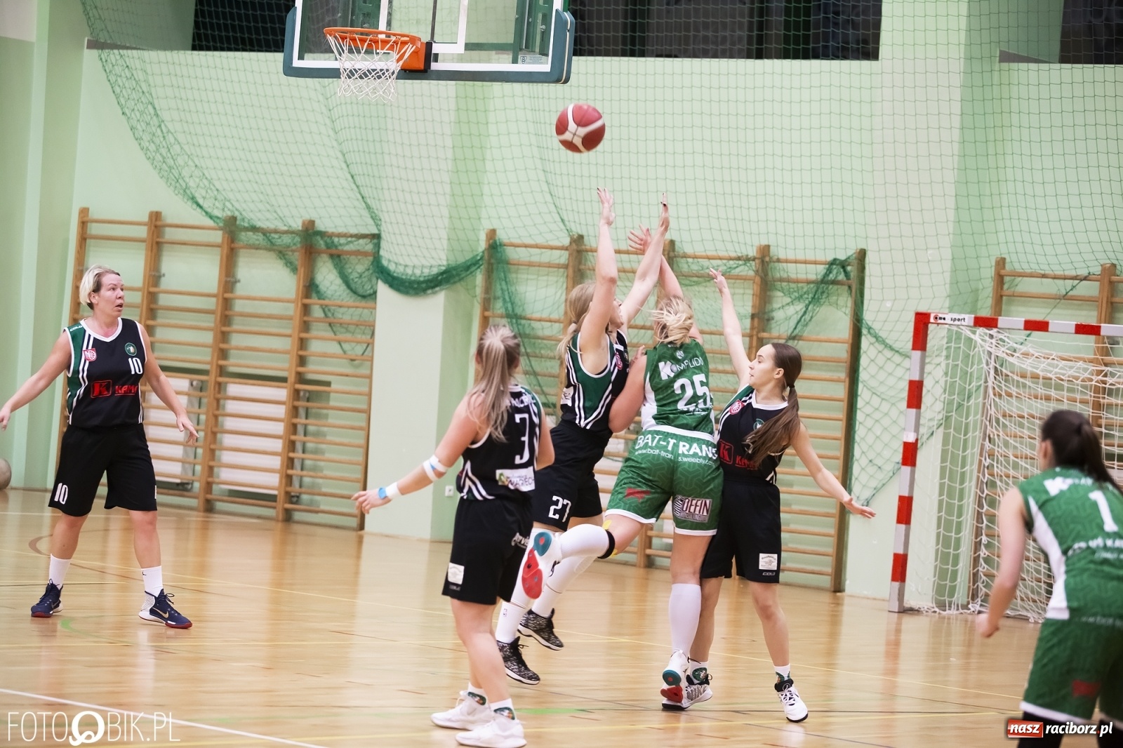 Zdjęcie w galerii na portalu naszraciborz.pl: Kolejna porażka koszykarek RKK AZS Racibórz [FOTO] wiadomości z regionu