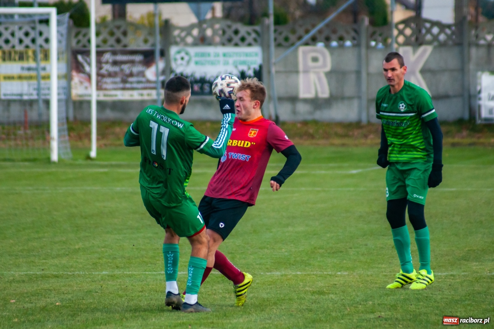 Zdjęcie w galerii na portalu naszraciborz.pl: Komplet punktów dla Tworkowa. Podziękowanie dla sędziego [FOTO] wiadomości z regionu