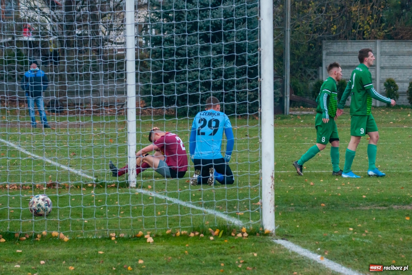 Zdjęcie w galerii na portalu naszraciborz.pl: Komplet punktów dla Tworkowa. Podziękowanie dla sędziego [FOTO] wiadomości z regionu