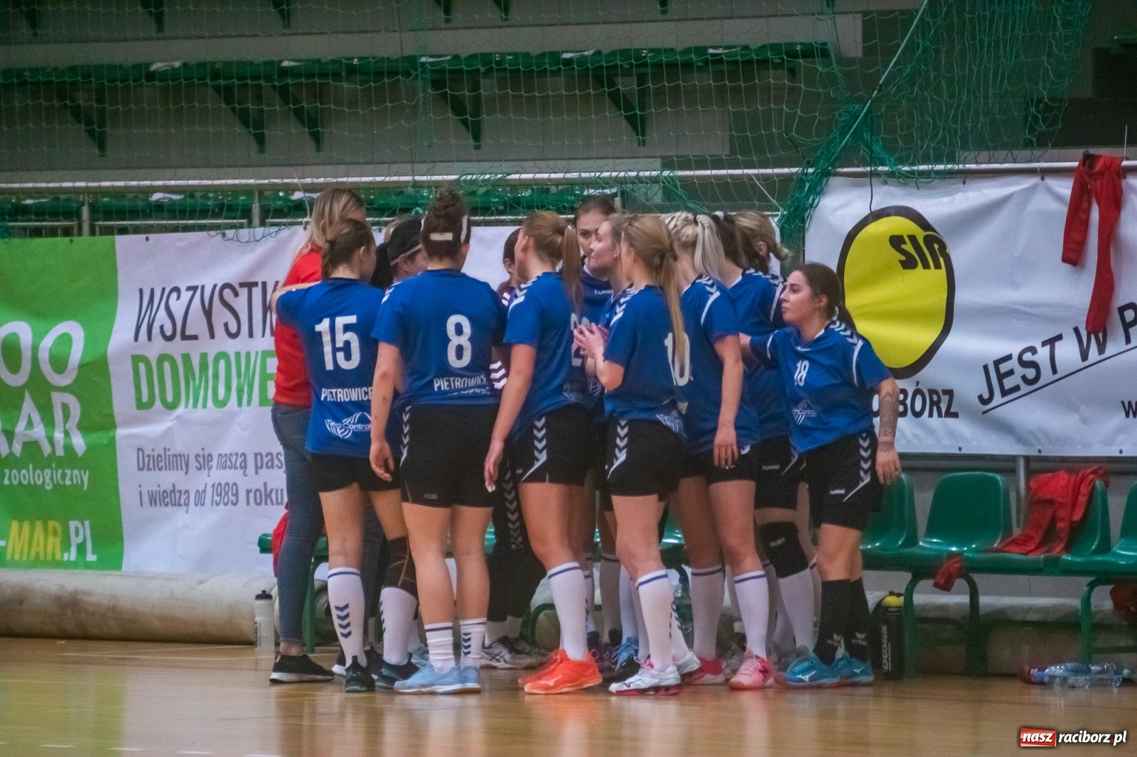 Zdjęcie w galerii na portalu naszraciborz.pl: Piłka ręczna. Dreszczowiec w Arenie Rafako [FOTO i WIDEO] wiadomości z regionu