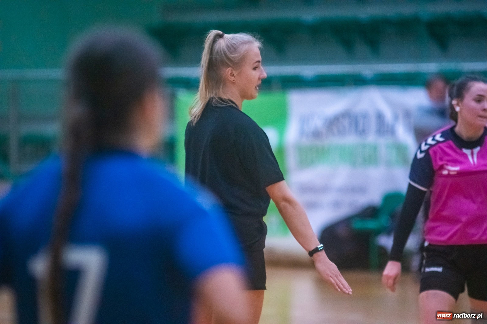Zdjęcie w galerii na portalu naszraciborz.pl: Piłka ręczna. Dreszczowiec w Arenie Rafako [FOTO i WIDEO] wiadomości z regionu