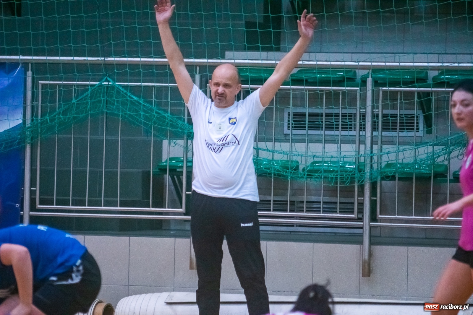 Zdjęcie w galerii na portalu naszraciborz.pl: Piłka ręczna. Dreszczowiec w Arenie Rafako [FOTO i WIDEO] wiadomości z regionu