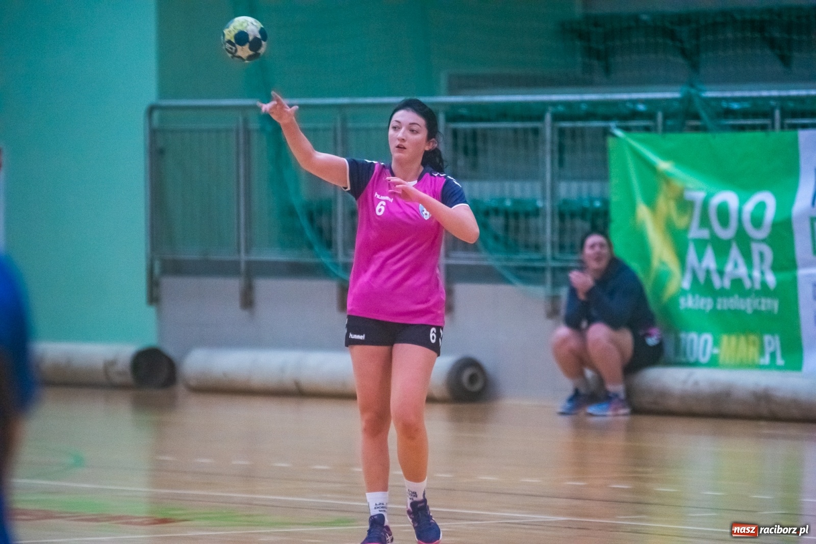 Zdjęcie w galerii na portalu naszraciborz.pl: Piłka ręczna. Dreszczowiec w Arenie Rafako [FOTO i WIDEO] wiadomości z regionu