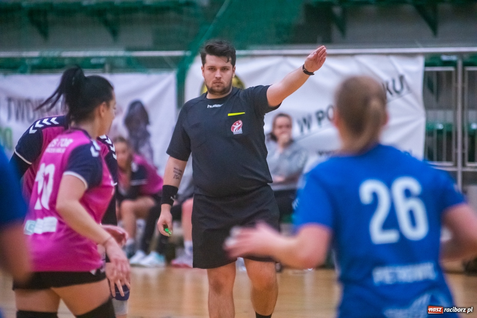 Zdjęcie w galerii na portalu naszraciborz.pl: Piłka ręczna. Dreszczowiec w Arenie Rafako [FOTO i WIDEO] wiadomości z regionu