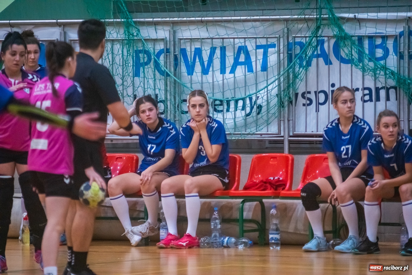 Zdjęcie w galerii na portalu naszraciborz.pl: Piłka ręczna. Dreszczowiec w Arenie Rafako [FOTO i WIDEO] wiadomości z regionu