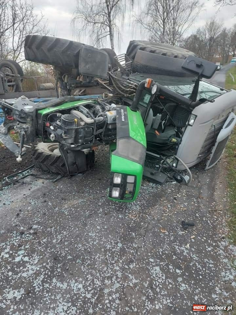 Zdjęcie w galerii na portalu naszraciborz.pl: Ciągnik rolniczy zablokował drogę w Kornowacu [FOTO] wiadomości z regionu