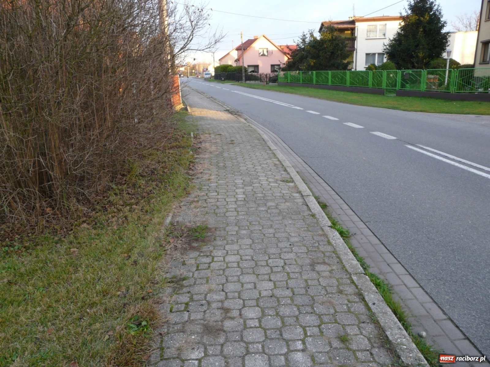 Zdjęcie w galerii na portalu naszraciborz.pl: Powiat nie zapomina o pieszych użytkownikach dróg wiadomości z regionu
