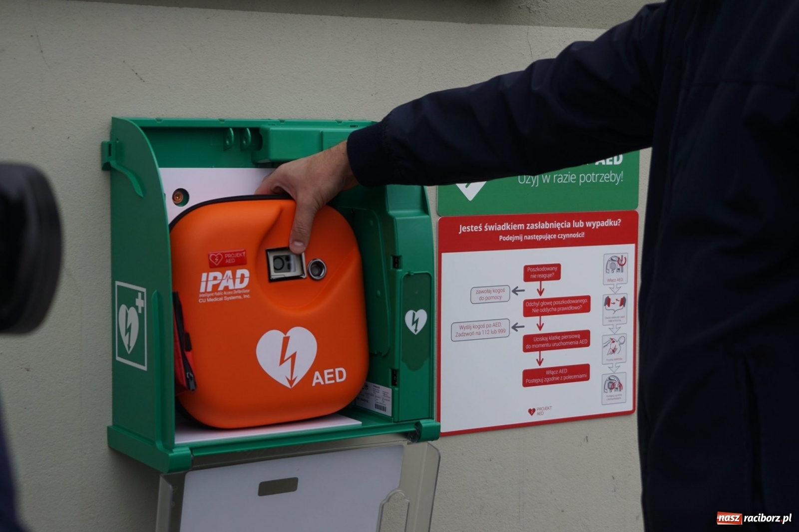 Zdjęcie w galerii na portalu naszraciborz.pl: W Raciborzu zamontowano defibrylatory [WIDEO] wiadomości z regionu