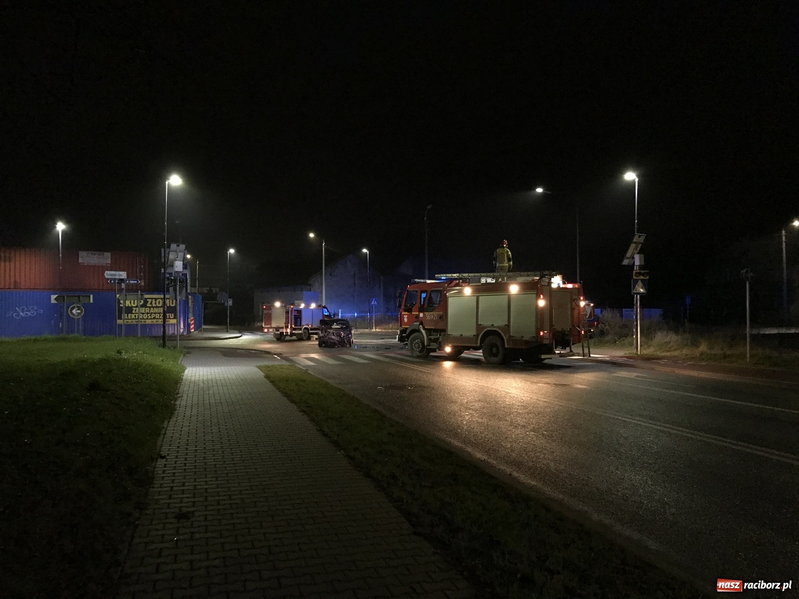 Zdjęcie w galerii na portalu naszraciborz.pl: Zderzenie skody i vw passata na Łąkowej [FOTO] wiadomości z regionu