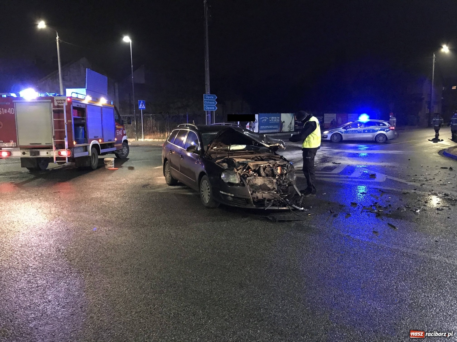 Zdjęcie w galerii na portalu naszraciborz.pl: Zderzenie skody i vw passata na Łąkowej [FOTO] wiadomości z regionu