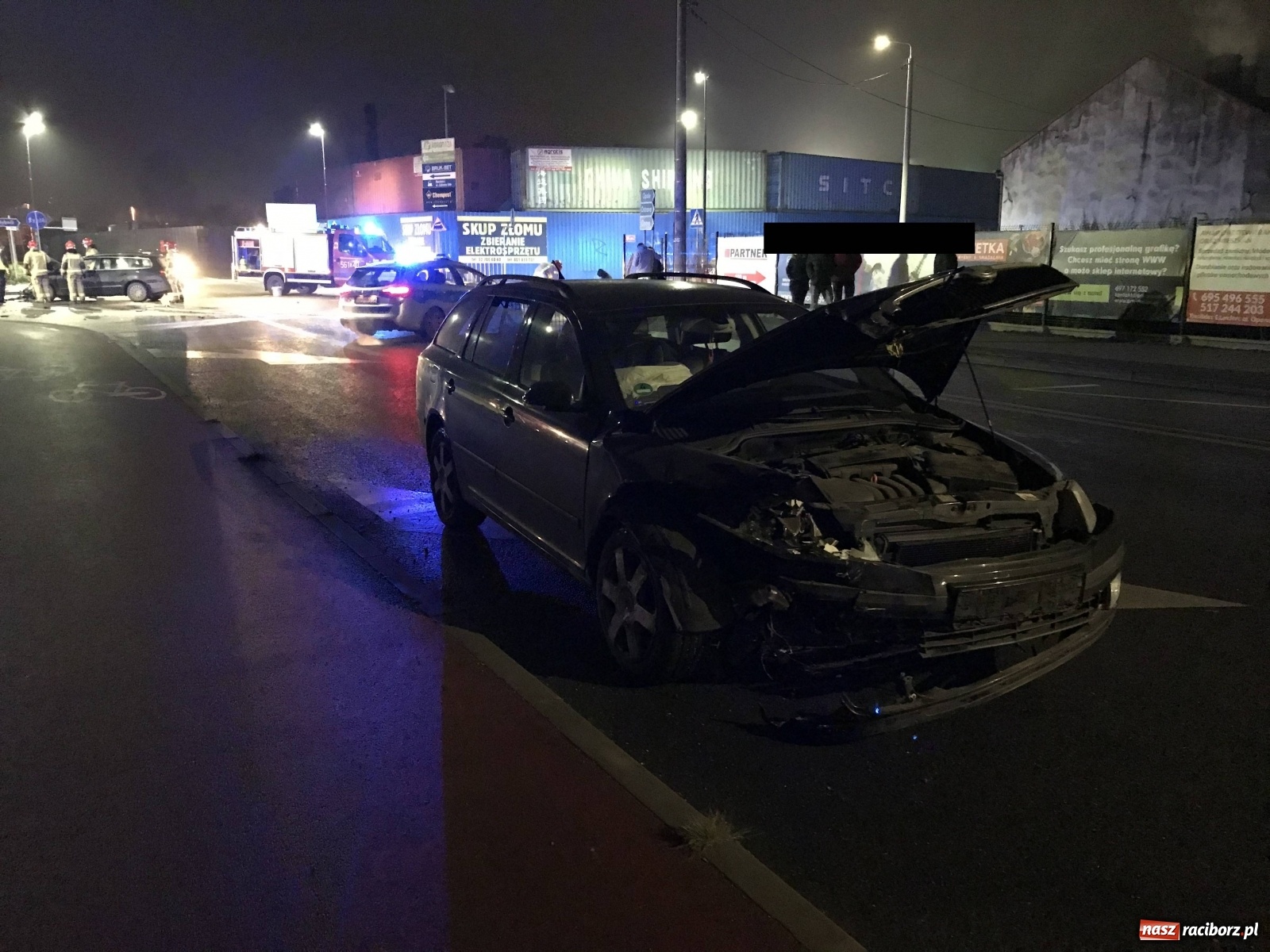 Zdjęcie w galerii na portalu naszraciborz.pl: Zderzenie skody i vw passata na Łąkowej [FOTO] wiadomości z regionu