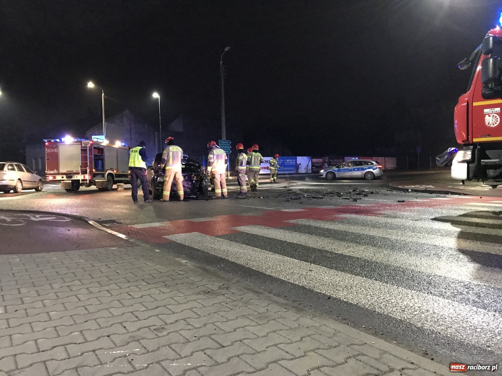 Zdjęcie w galerii na portalu naszraciborz.pl: Zderzenie skody i vw passata na Łąkowej [FOTO] wiadomości z regionu