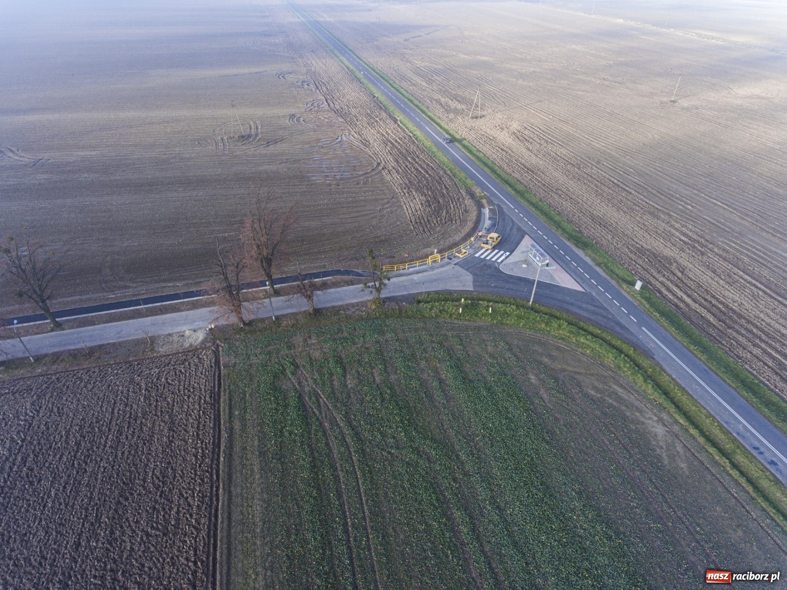 Zdjęcie w galerii na portalu naszraciborz.pl: Nowy chodnik w Nowej Wiosce  wiadomości z regionu