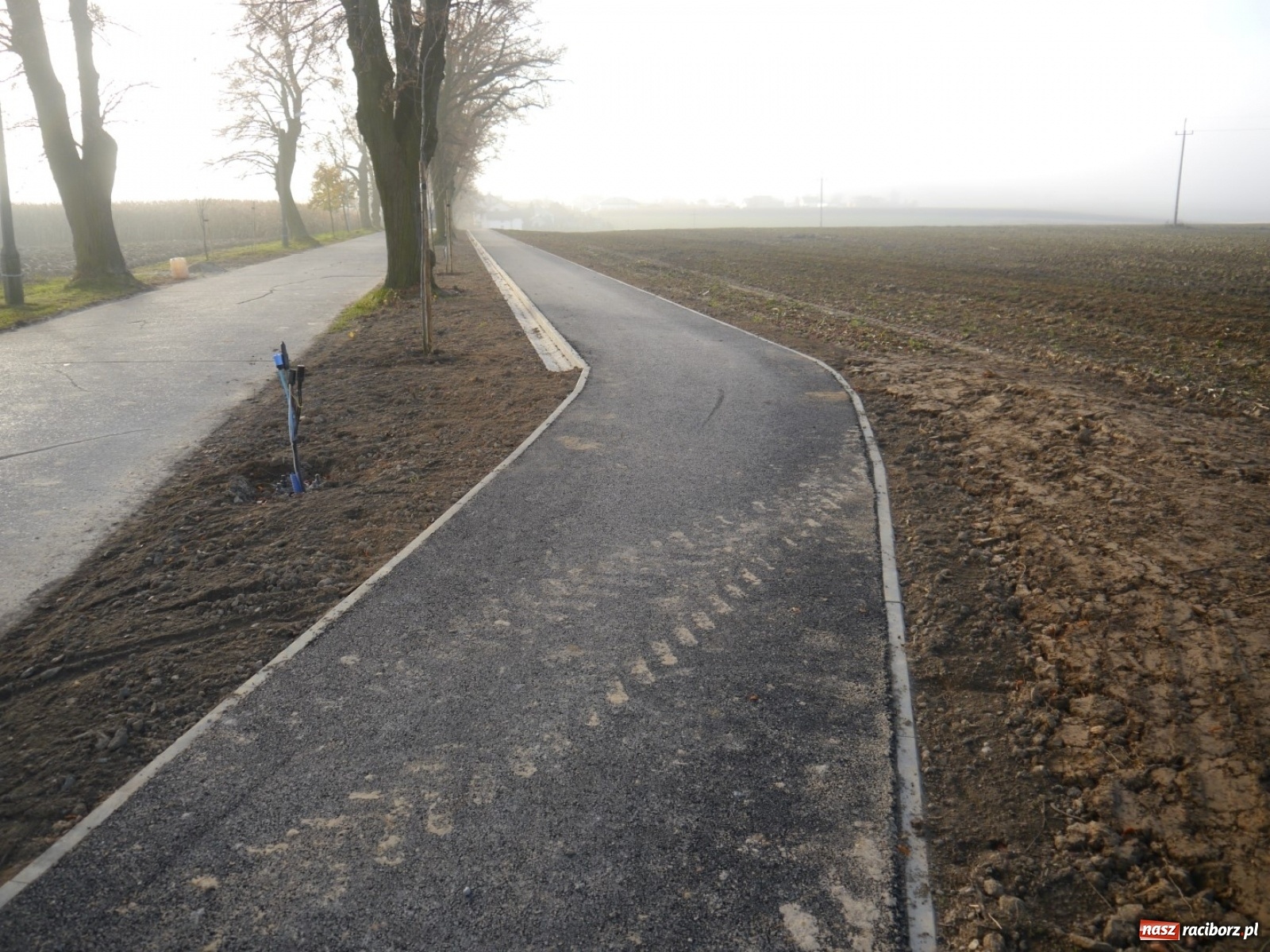 Zdjęcie w galerii na portalu naszraciborz.pl: Nowy chodnik w Nowej Wiosce  wiadomości z regionu