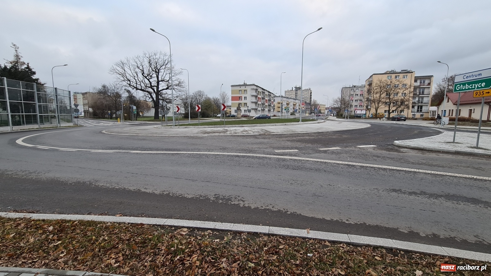 Zdjęcie w galerii na portalu naszraciborz.pl: Nowe rondo przy Mechaniku. Policja nie odnotowała żadnych zdarzeń wiadomości z regionu