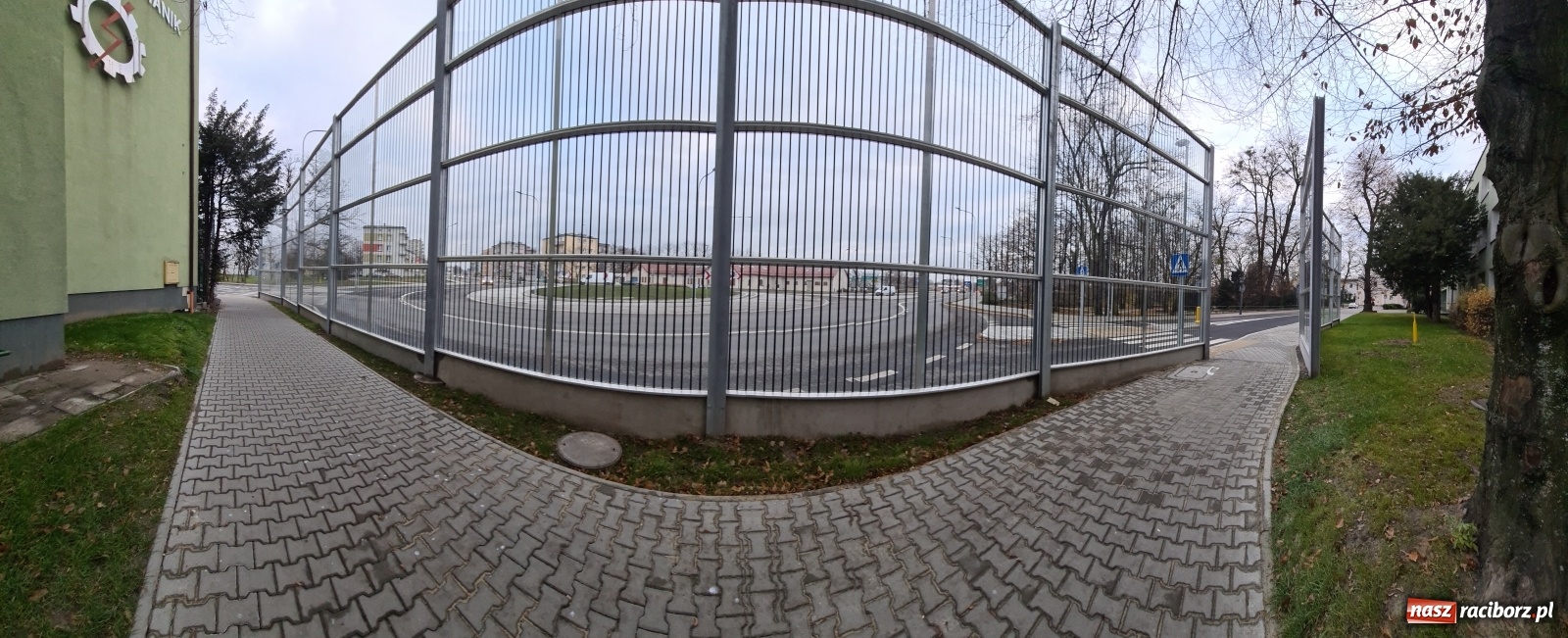 Zdjęcie w galerii na portalu naszraciborz.pl: Nowe rondo przy Mechaniku. Policja nie odnotowała żadnych zdarzeń wiadomości z regionu