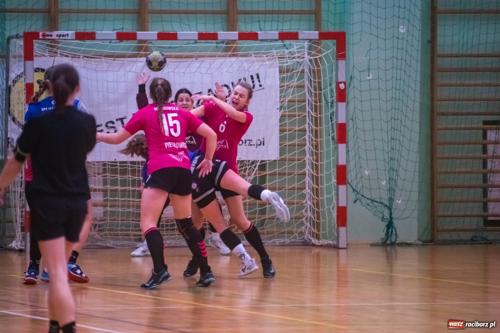 Zdjęcie w galerii na portalu naszraciborz.pl: Piłka ręczna. Kolejny horror z udziałem pietrowickiego Startu [FOTO i WIDEO] wiadomości z regionu