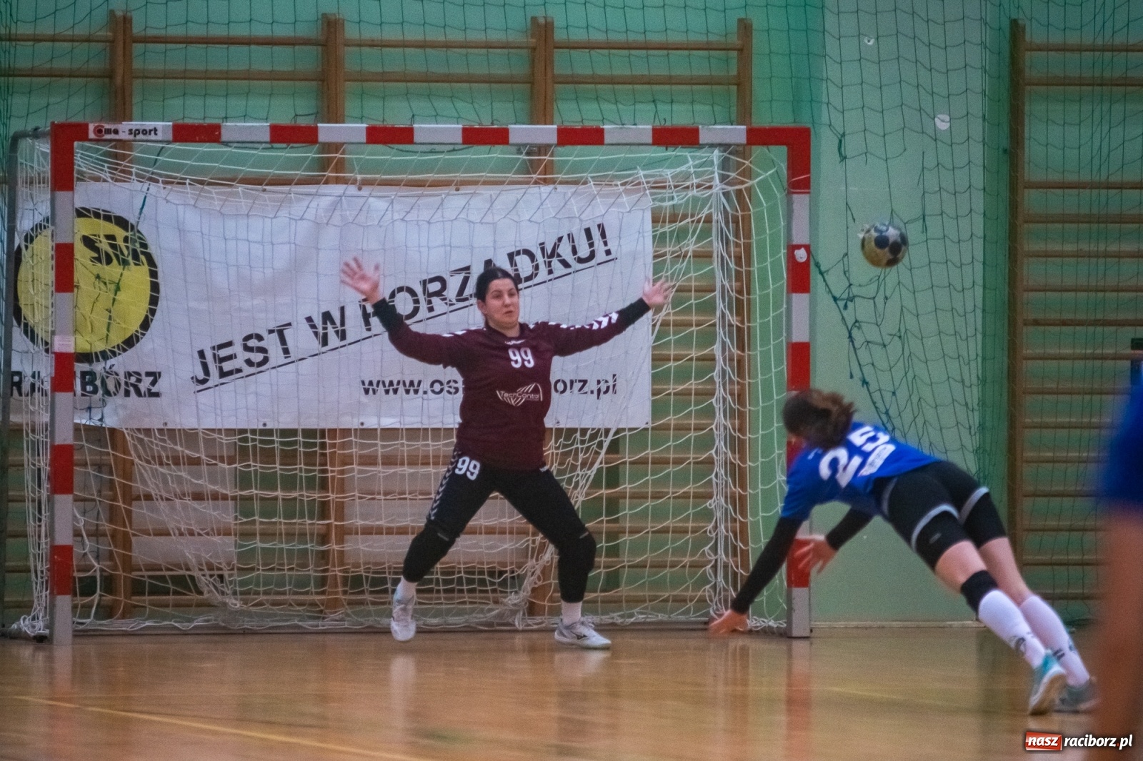Zdjęcie w galerii na portalu naszraciborz.pl: Piłka ręczna. Kolejny horror z udziałem pietrowickiego Startu [FOTO i WIDEO] wiadomości z regionu