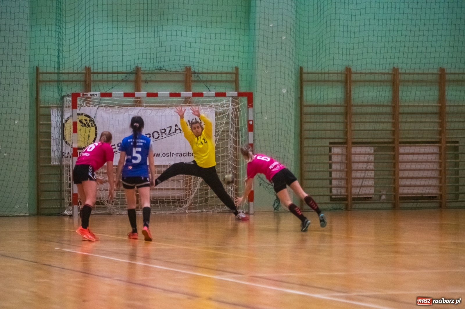 Zdjęcie w galerii na portalu naszraciborz.pl: Piłka ręczna. Kolejny horror z udziałem pietrowickiego Startu [FOTO i WIDEO] wiadomości z regionu
