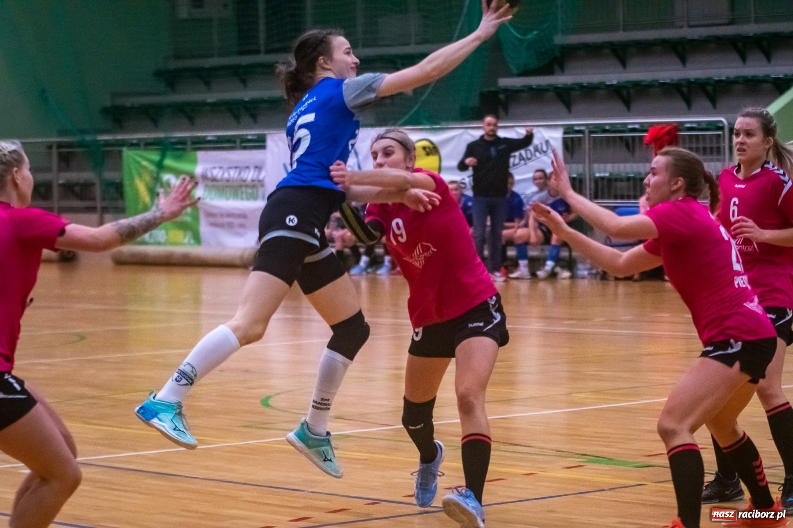 Zdjęcie w galerii na portalu naszraciborz.pl: Piłka ręczna. Kolejny horror z udziałem pietrowickiego Startu [FOTO i WIDEO] wiadomości z regionu