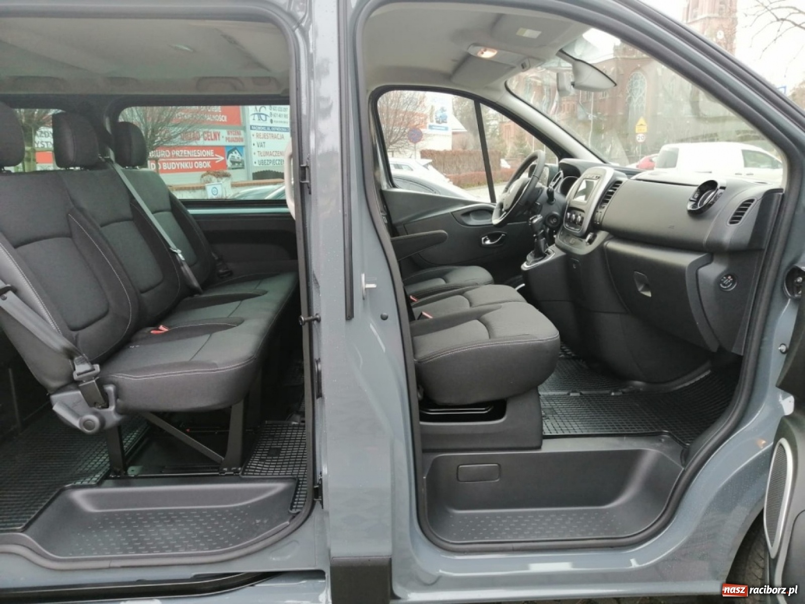 Zdjęcie w galerii na portalu naszraciborz.pl: Nowy samochód dla świetlicy środowiskowej Nadzieja w Raciborzu wiadomości z regionu