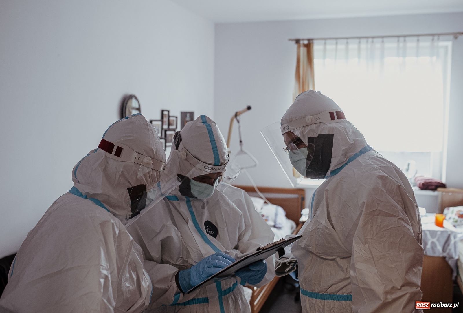 Zdjęcie w galerii na portalu naszraciborz.pl: Śląscy terytorialsi wspierają Domy Pomocy Społecznej wiadomości z regionu