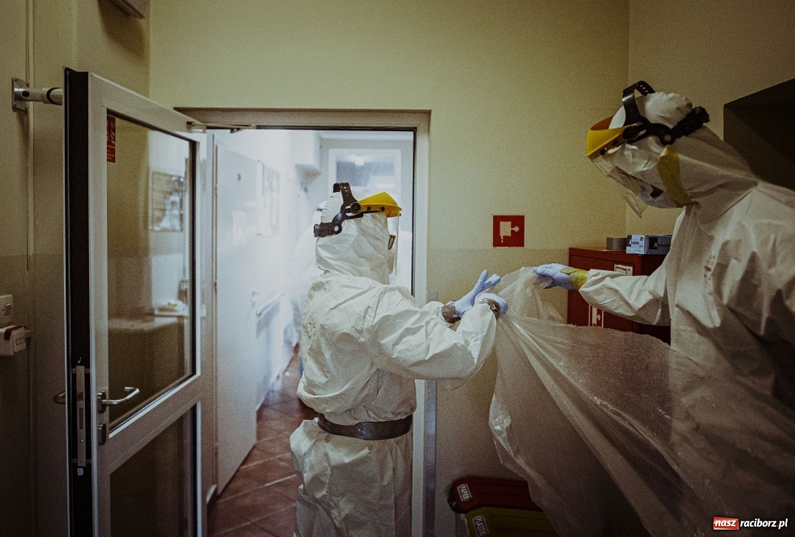 Zdjęcie w galerii na portalu naszraciborz.pl: Śląscy terytorialsi wspierają Domy Pomocy Społecznej wiadomości z regionu