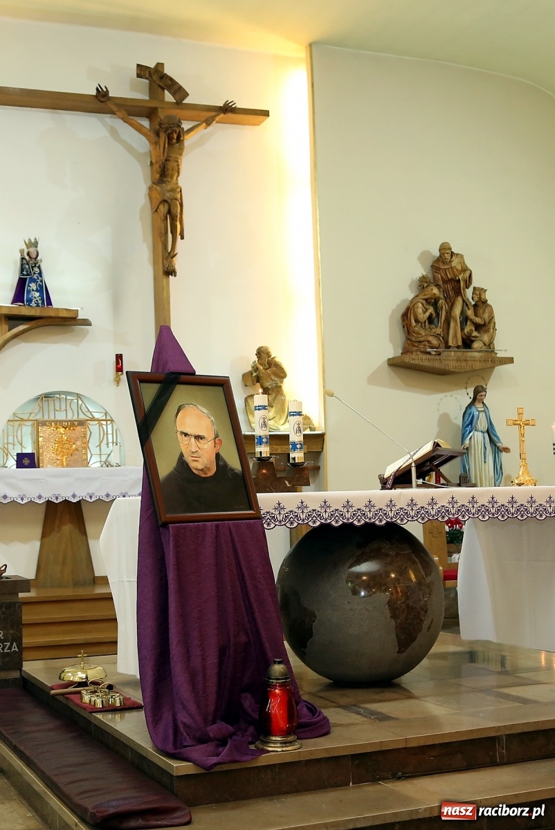 Zdjęcie w galerii na portalu naszraciborz.pl: Na Płoni pożegnano o. Kapistrana Eberharda Martzalla [FOTO] wiadomości z regionu