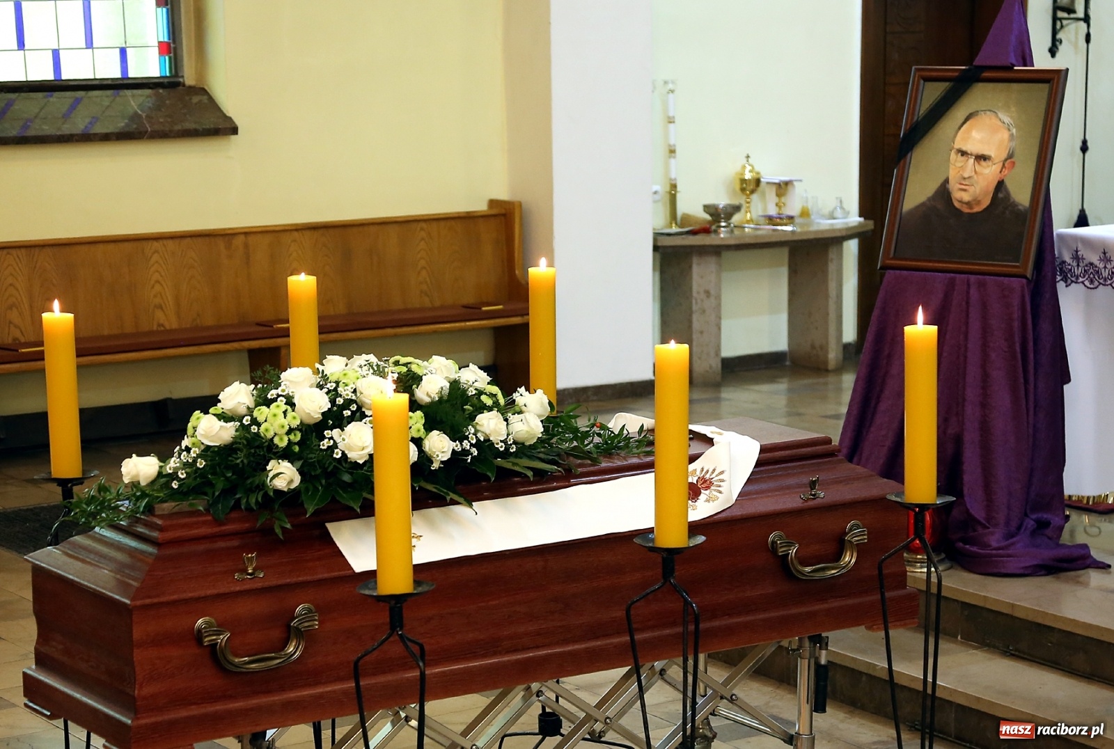 Zdjęcie w galerii na portalu naszraciborz.pl: Na Płoni pożegnano o. Kapistrana Eberharda Martzalla [FOTO] wiadomości z regionu