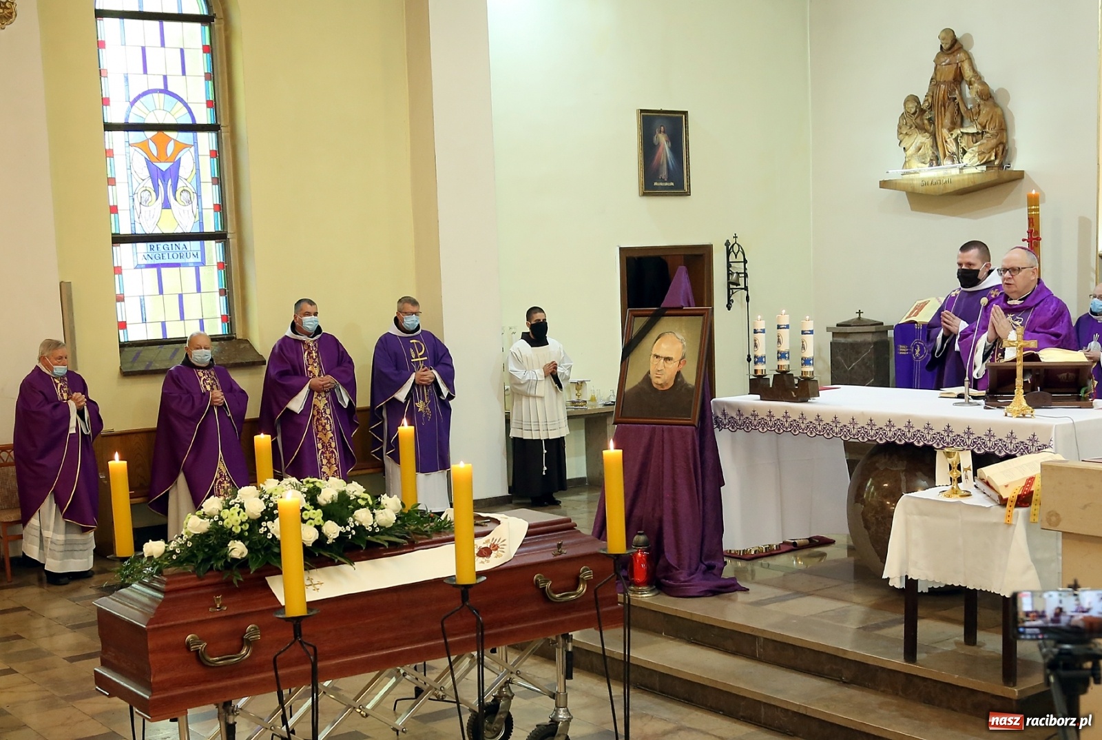 Zdjęcie w galerii na portalu naszraciborz.pl: Na Płoni pożegnano o. Kapistrana Eberharda Martzalla [FOTO] wiadomości z regionu