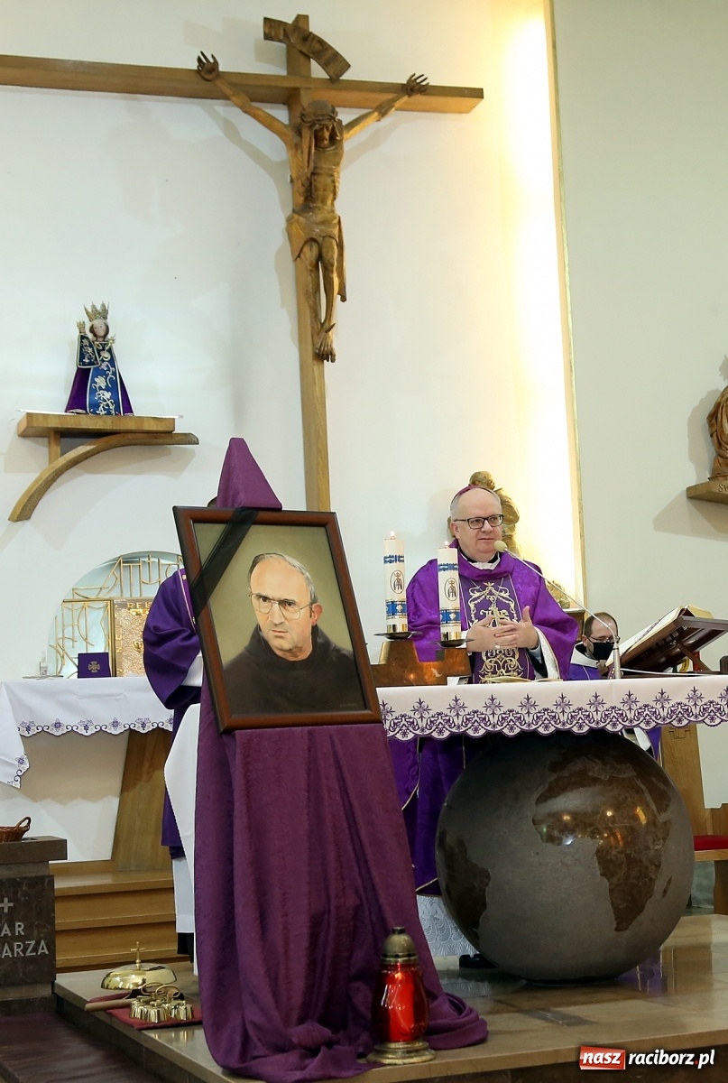 Zdjęcie w galerii na portalu naszraciborz.pl: Na Płoni pożegnano o. Kapistrana Eberharda Martzalla [FOTO] wiadomości z regionu