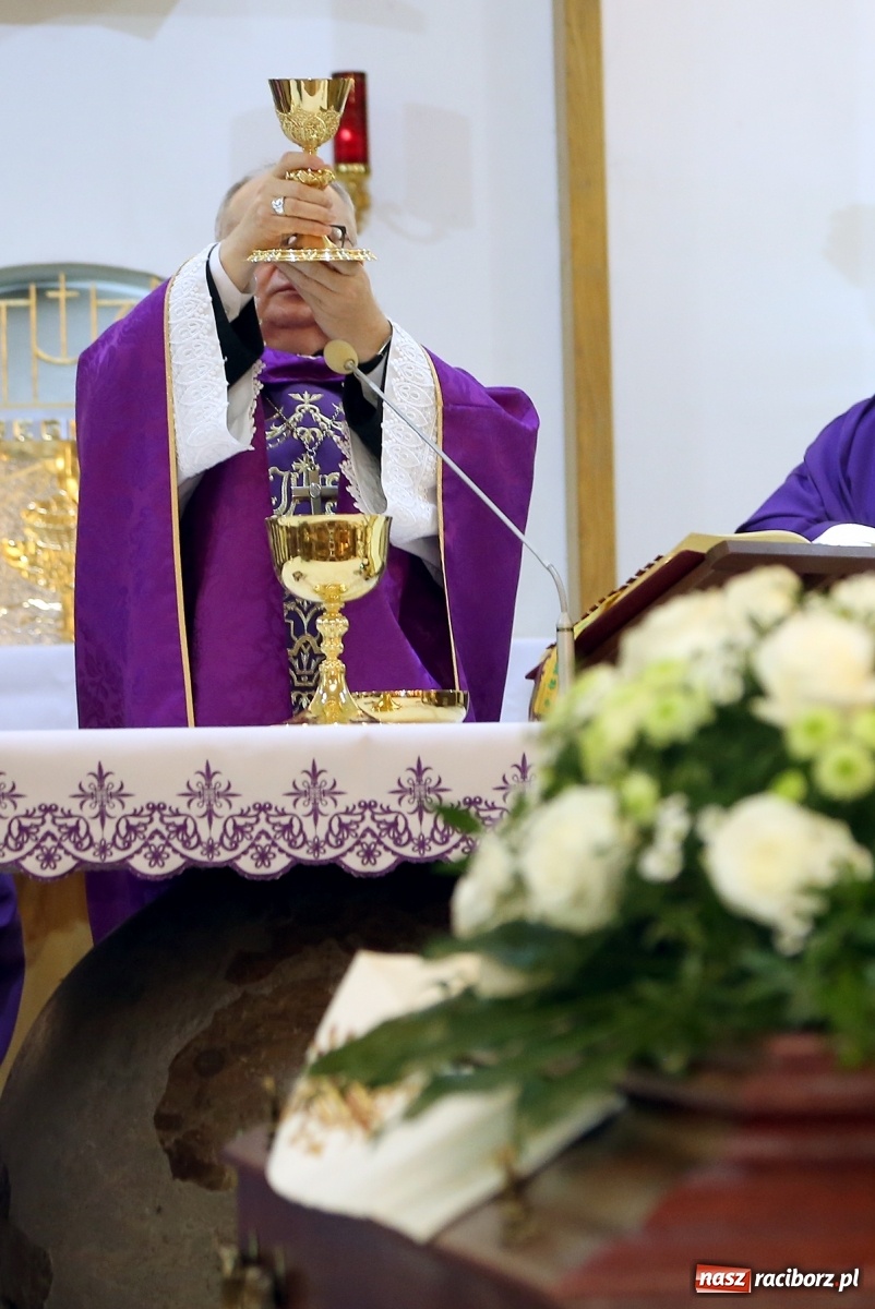 Zdjęcie w galerii na portalu naszraciborz.pl: Na Płoni pożegnano o. Kapistrana Eberharda Martzalla [FOTO] wiadomości z regionu