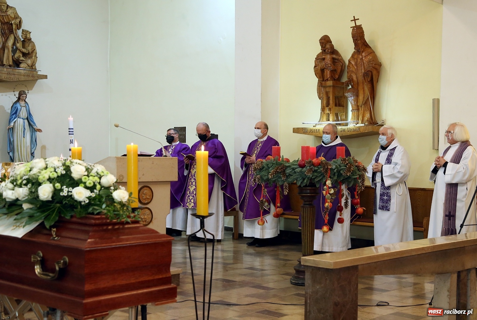 Zdjęcie w galerii na portalu naszraciborz.pl: Na Płoni pożegnano o. Kapistrana Eberharda Martzalla [FOTO] wiadomości z regionu
