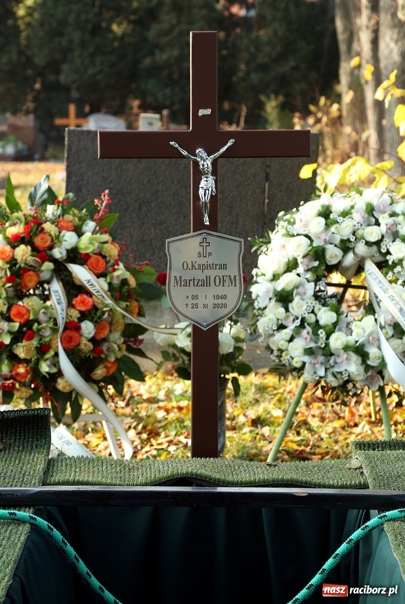Zdjęcie w galerii na portalu naszraciborz.pl: Na Płoni pożegnano o. Kapistrana Eberharda Martzalla [FOTO] wiadomości z regionu