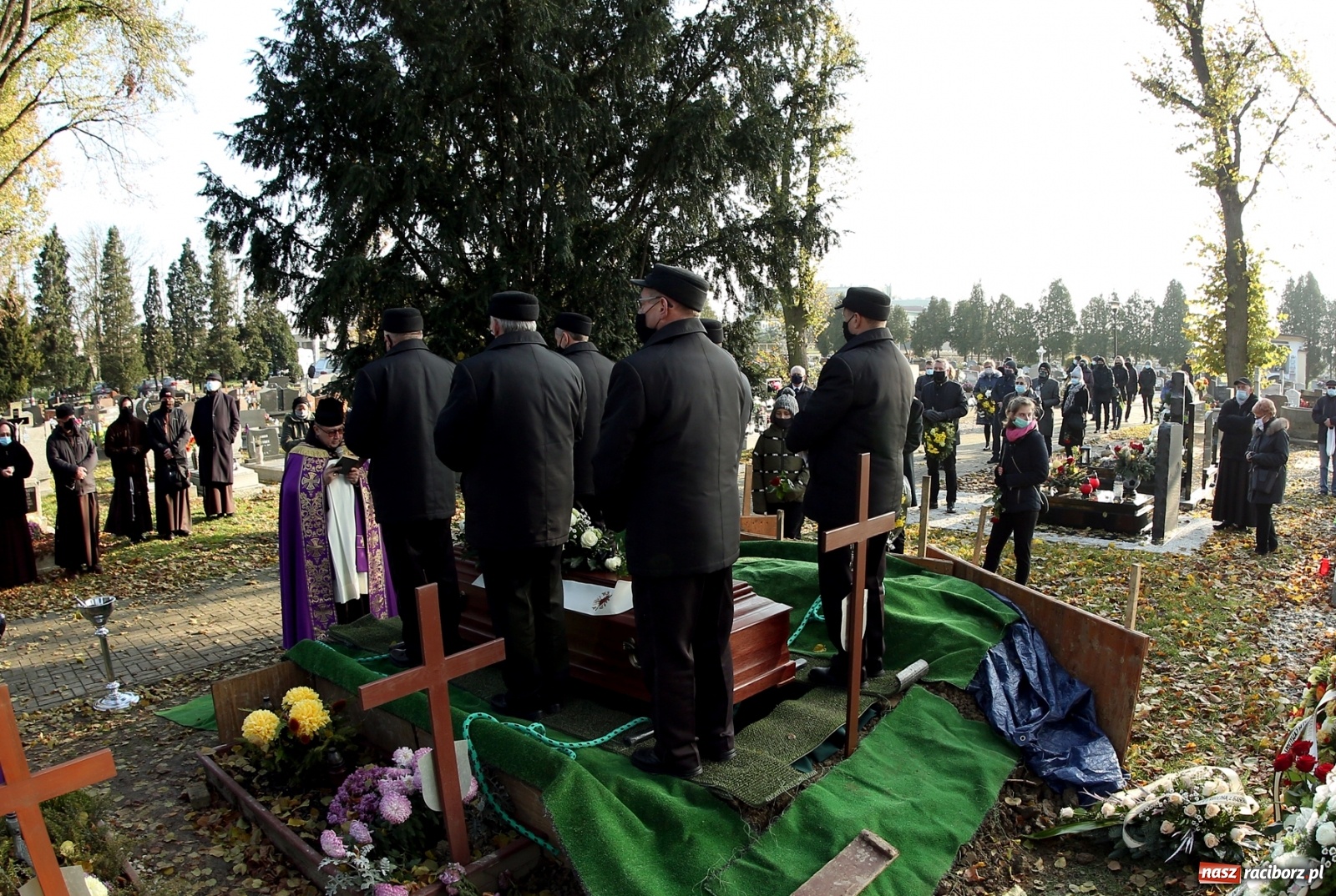 Zdjęcie w galerii na portalu naszraciborz.pl: Na Płoni pożegnano o. Kapistrana Eberharda Martzalla [FOTO] wiadomości z regionu