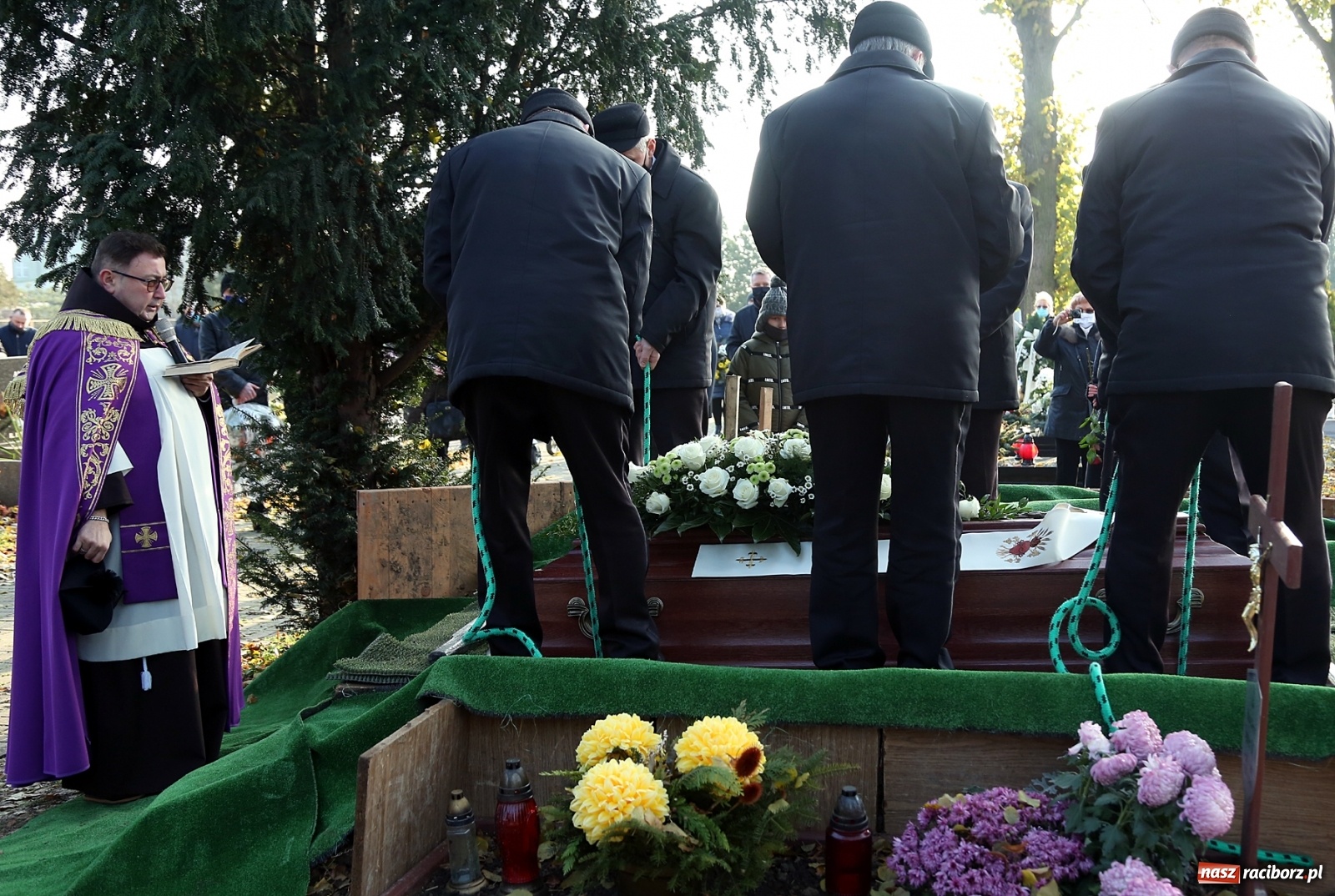 Zdjęcie w galerii na portalu naszraciborz.pl: Na Płoni pożegnano o. Kapistrana Eberharda Martzalla [FOTO] wiadomości z regionu